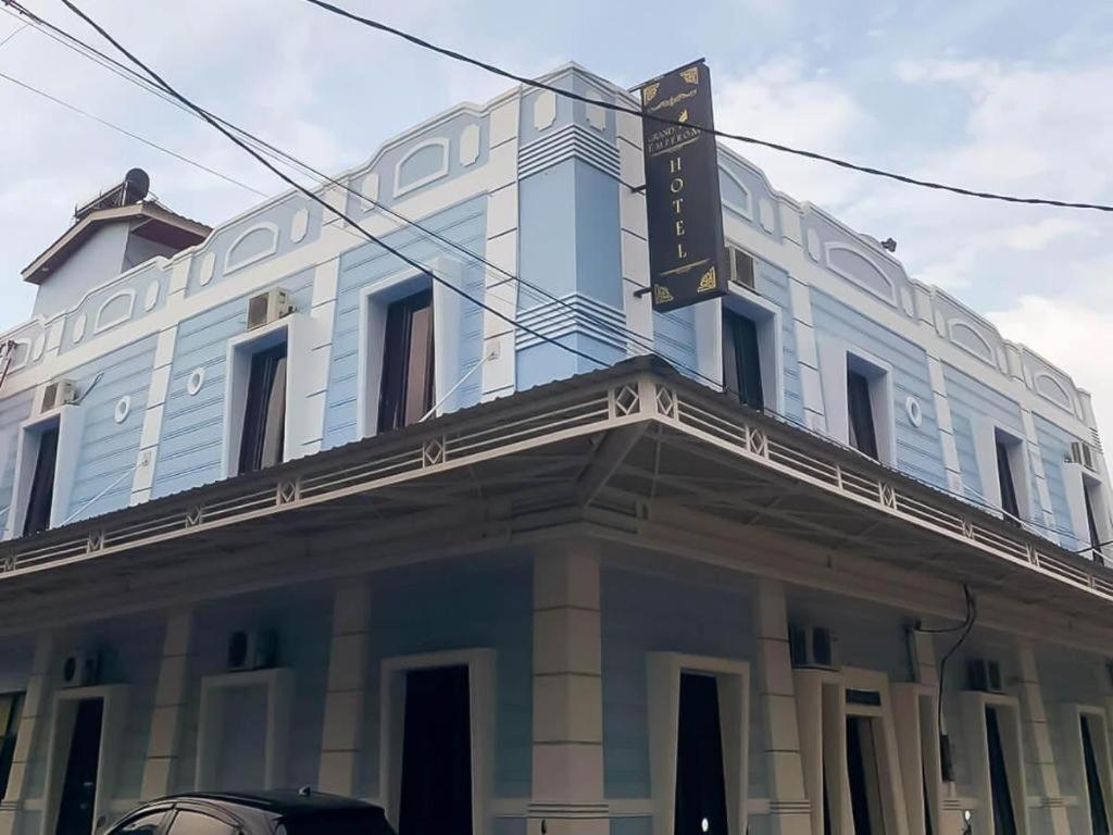 Grand Emperom Hotel Mitra Reddoorz Banda Aceh Exterior foto
